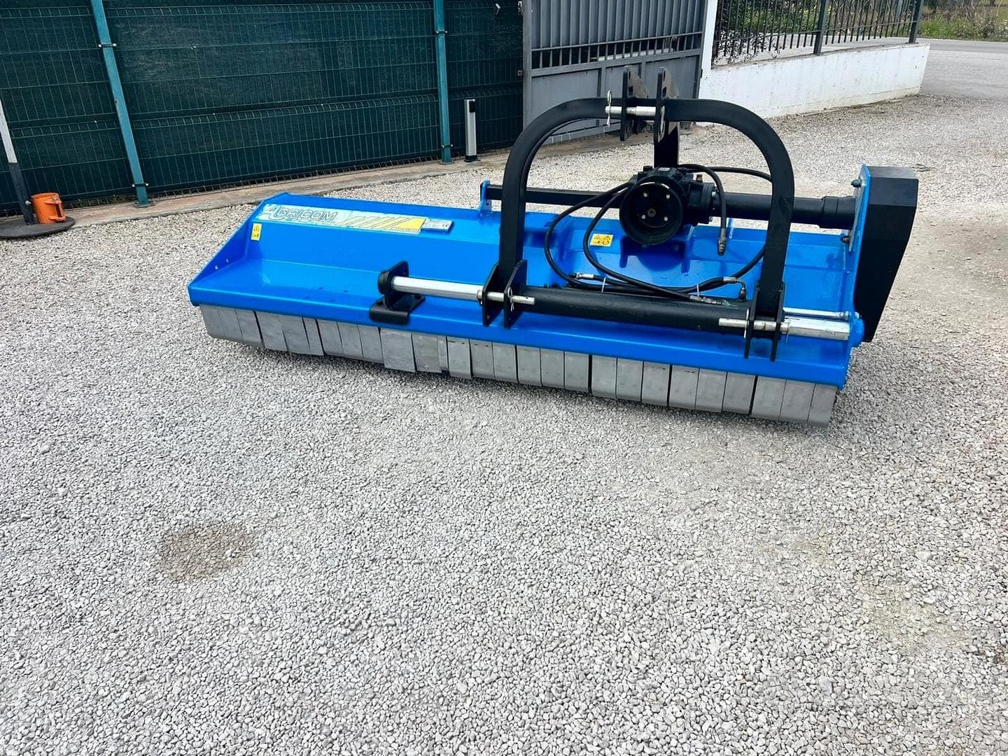Trincia Agricom 230 con spostamento — foto 1